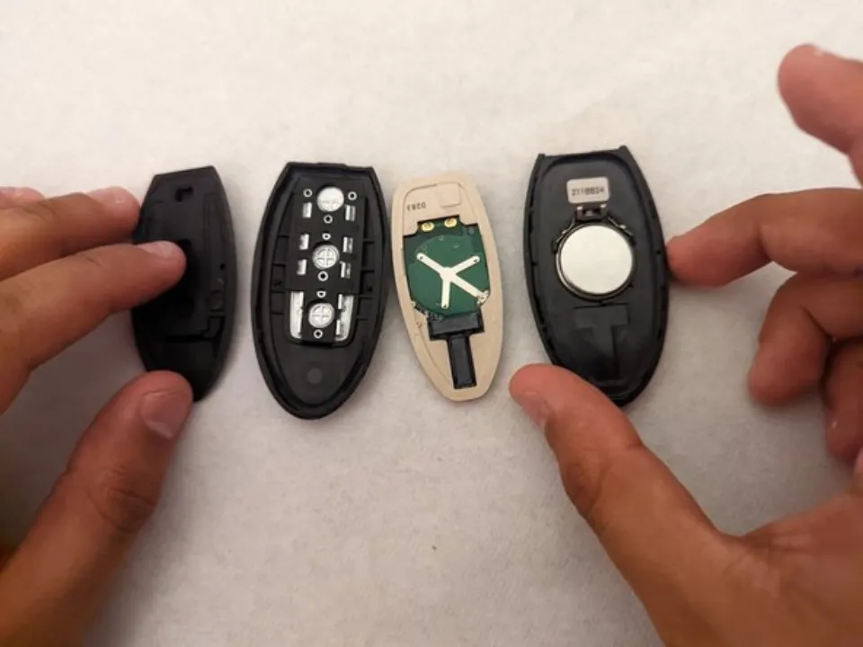 How to Change the Battery in Nissan Key Fob
