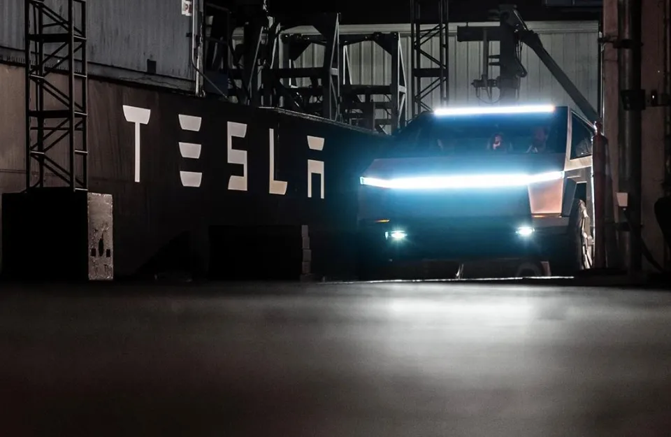 How Long Does It Take to Charge a Tesla Cybertruck?