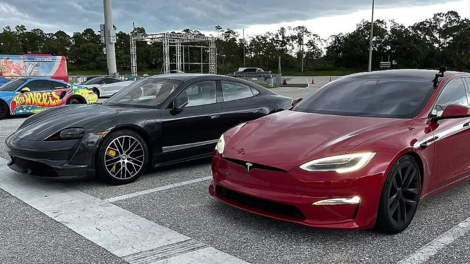 How Long Does It Take to Charge a Tesla Model S Plaid?