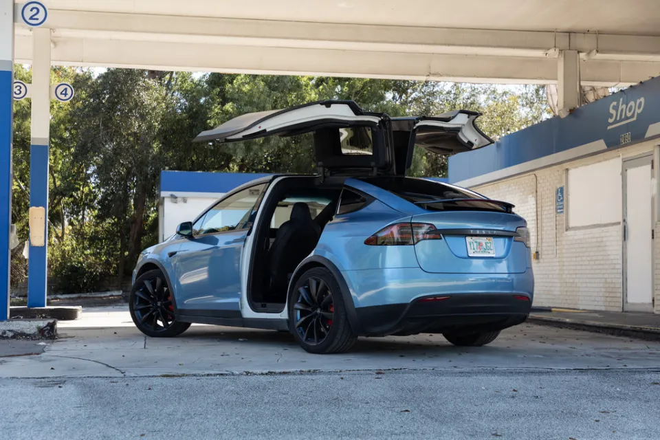 How Long Does It Take to Charge a Tesla Model X?