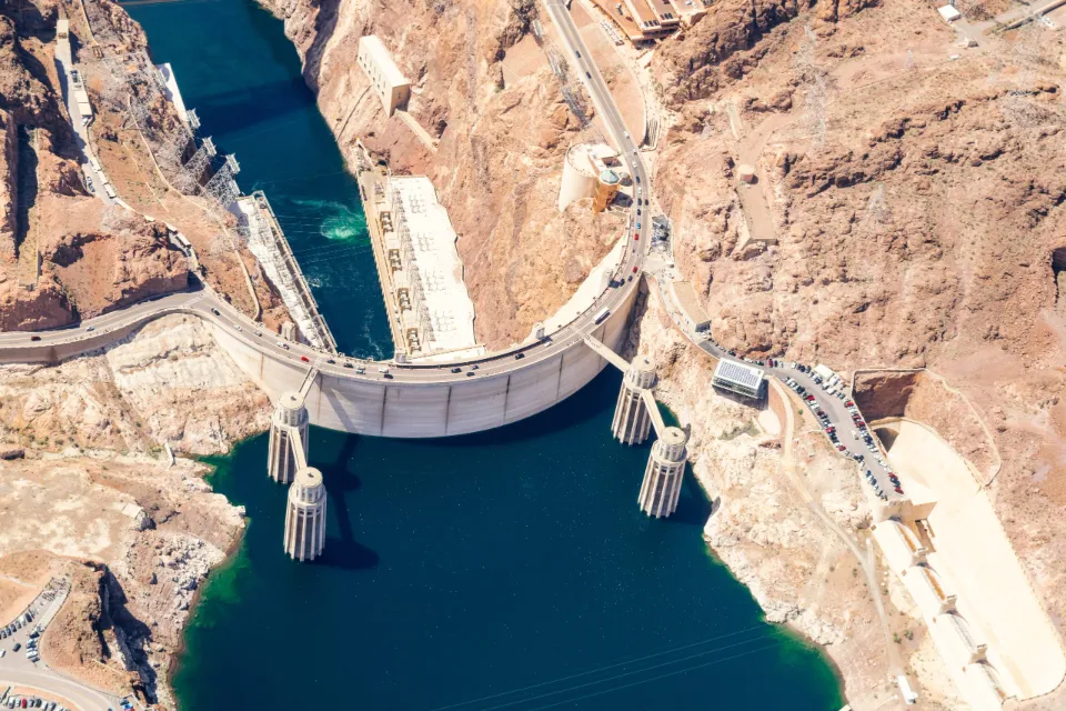 Advantages and Disadvantages of Hydroelectric Power Plants
