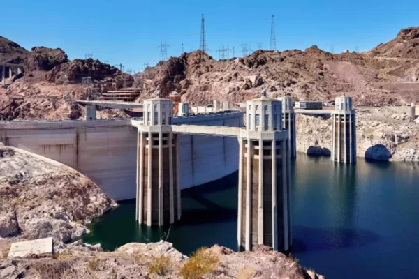 Advantages and Disadvantages of Hydroelectric Power Plants