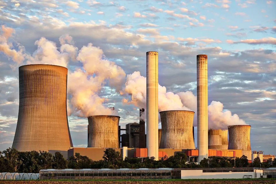 Advantages and Disadvantages of Nuclear Energy: Is It Safe?