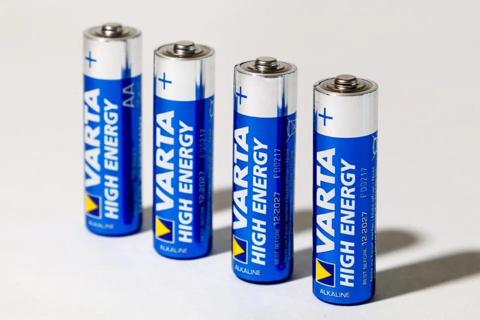 Carbon Zinc Battery Vs Alkaline: a Comparison Guide