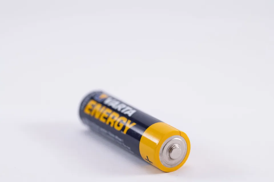Differences Between the Alkaline Battery and Lead Acid Battery