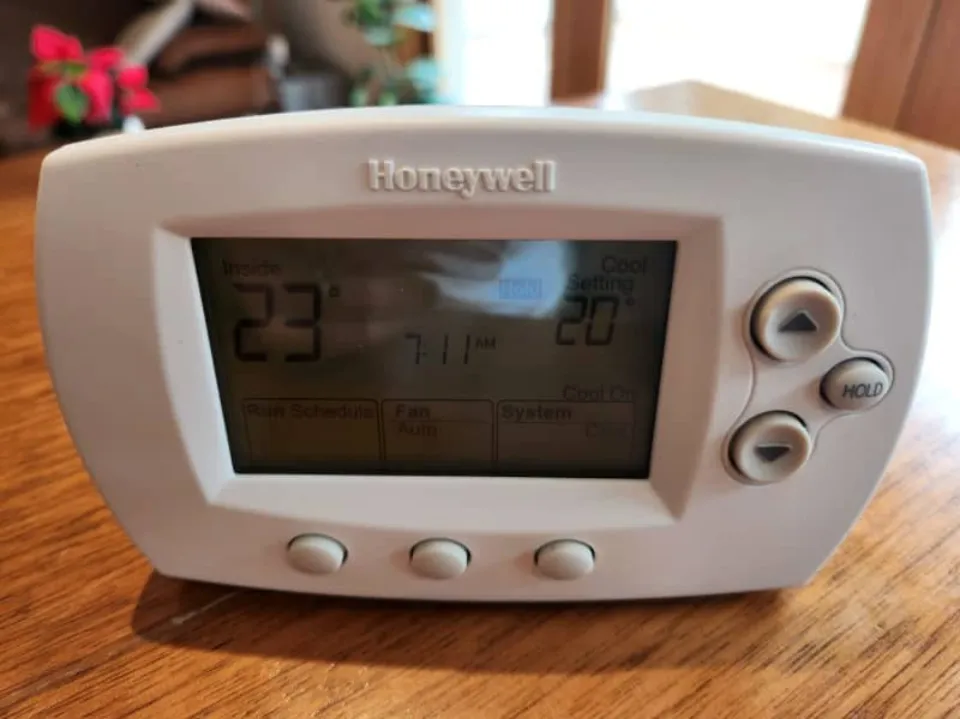 Series 6000 Honeywell Thermostat